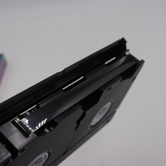 Scamper The Penguin Rare Vintage VHS Tape Family Film Collectible Nostalgia - Picture 7 of 7